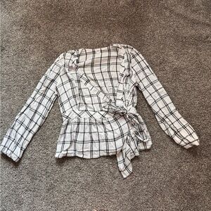 Large Gap long sleeve blouse that ties